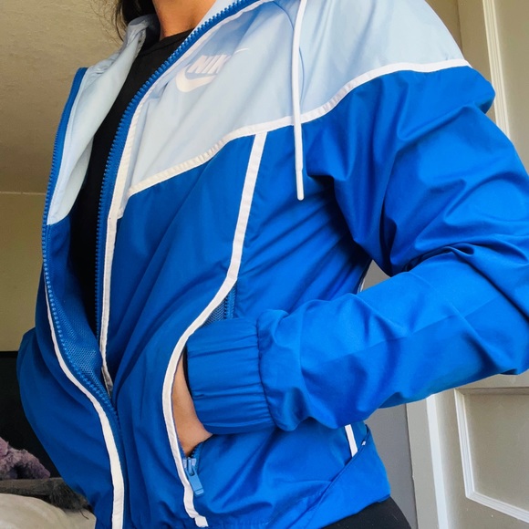 Nike Jacket - Picture 1 of 4